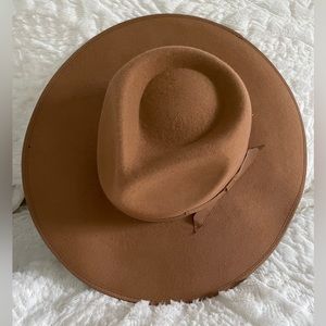 Carly Jean Los Angeles hat never worn new with tags